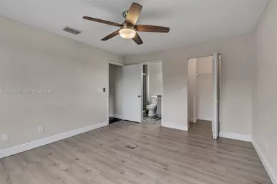 1724 SW 110th Ter, Davie, FL 33324 - Photo 31