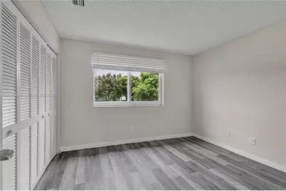 1724 SW 110th Ter, Davie, FL 33324 - Photo 25