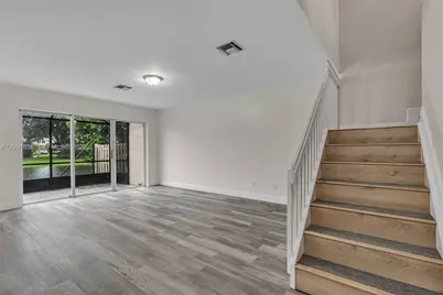 1724 SW 110th Ter, Davie, FL 33324 - Photo 19