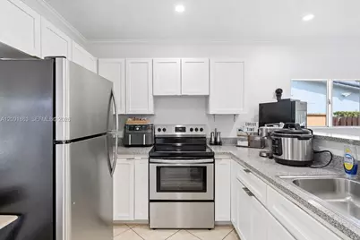 5945 NW 38th St #5947, Virginia Gardens, FL 33166 - Photo 11