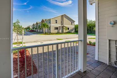 934 SE 19th St, Homestead, FL 33034 - Photo 5