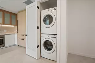 2200 Brickell Ave, Miami, FL 33129 - Photo 29