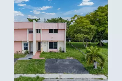 7911 SW 7th Pl, North Lauderdale, FL 33068 - Photo 7