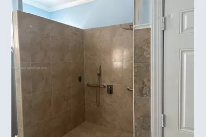 8302 NW 103rd St, Hialeah Gardens, FL 33016 - Photo 17