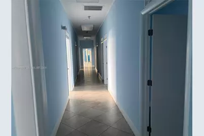 8302 NW 103rd St, Hialeah Gardens, FL 33016 - Photo 11