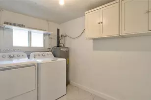 4250 SW 39th St, West Park, FL 33023 - Photo 11
