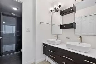 7135 Collins Ave, Miami Beach, FL 33141 - Photo 17
