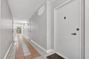 7135 Collins Ave, Miami Beach, FL 33141 - Photo 23