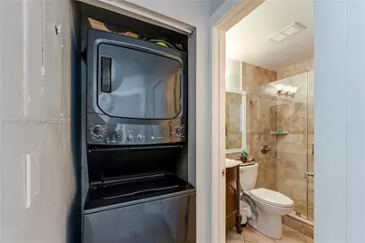 17361 NW 66th Ct, Hialeah, FL 33015 - Photo 23