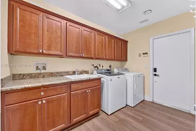 3315 Ottawa Ln, Cooper City, FL 33026 - Photo 21