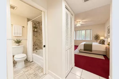 300 Berkley Rd #203, Hollywood, FL 33024 - Photo 11