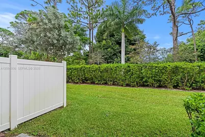 4667 Hollister Ave, Lake Worth, FL 33463 - Photo 9