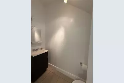 18322 NW 68th Ave #B, Hialeah, FL 33015 - Photo 15