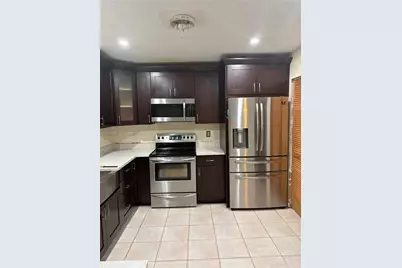 10837 NW 8th St, Pembroke Pines, FL 33026 - Photo 1