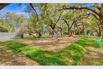 9340 Lagoon Pl #205, Davie, FL 33324 - Photo 31