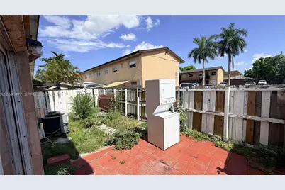 5461 W 24th Ave #18, Hialeah, FL 33016 - Photo 9