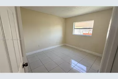 5461 W 24th Ave #18, Hialeah, FL 33016 - Photo 15