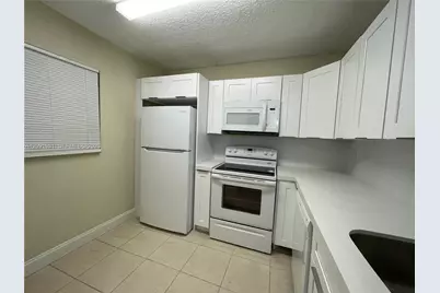 3470 Foxcroft Rd #111, Miramar, FL 33025 - Photo 5