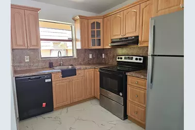 6565 W 26th Dr #204-34, Hialeah, FL 33016 - Photo 5