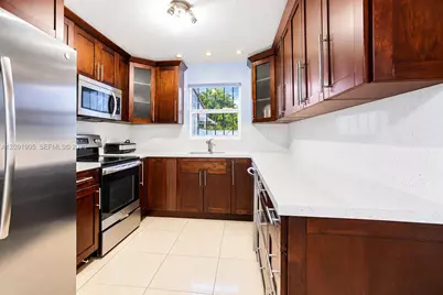7000 W 15th Ct, Hialeah, FL 33014 - Photo 9