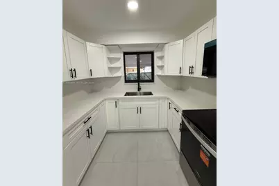 3151 NW 2nd St, Miami, FL 33125 - Photo 15