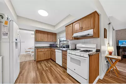 11731 NW 30th Pl, Sunrise, FL 33323 - Photo 11