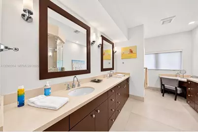 33 Pelican Dr, Fort Lauderdale, FL 33301 - Photo 17