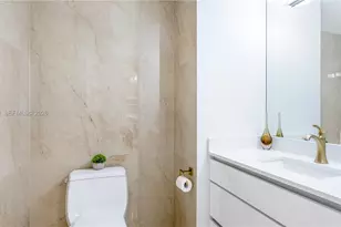 16275 Collins Ave, Sunny Isles Beach, FL 33160 - Photo 11