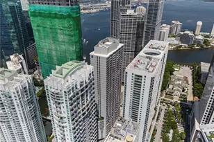 77 SE 5th St, Miami, FL 33131 - Photo 7