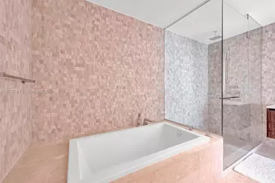 88 SW 7th St #910, Miami, FL 33130 - Photo 19