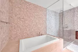 88 SW 7th St, Miami, FL 33130 - Photo 19