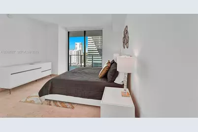 88 SW 7th St #910, Miami, FL 33130 - Photo 3