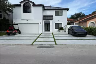 19603 NW 82nd Pl, Hialeah, FL 33015 - Photo 1