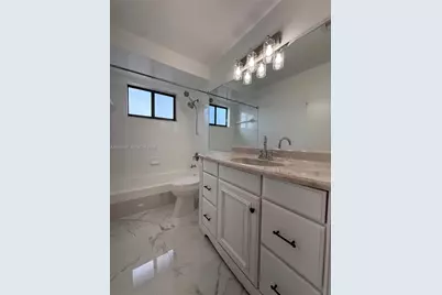 19603 NW 82nd Pl, Hialeah, FL 33015 - Photo 13
