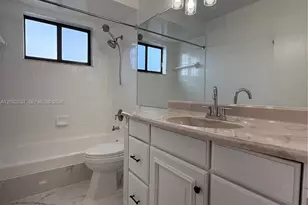 19603 NW 82nd Pl, Hialeah, FL 33015 - Photo 13