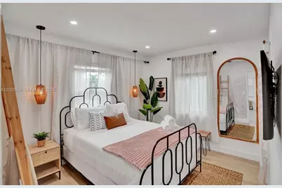 332 NW 45th St, Fort Lauderdale, FL 33309 - Photo 11