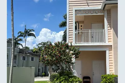 372 NE 26th Pl #201, Homestead, FL 33033 - Photo 3