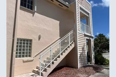 372 NE 26th Pl #201, Homestead, FL 33033 - Photo 1