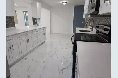 831 N 72nd Way, Hollywood, FL 33024 - Photo 5