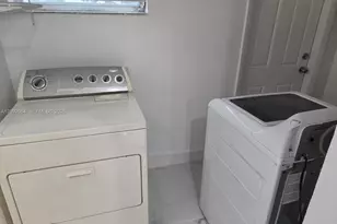 831 N 72nd Way, Hollywood, FL 33024 - Photo 27