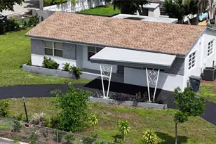831 N 72nd Way, Hollywood, FL 33024 - Photo 1