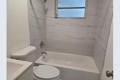 831 N 72nd Way, Hollywood, FL 33024 - Photo 9