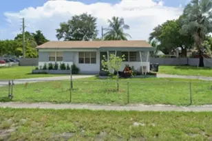 831 N 72nd Way, Hollywood, FL 33024 - Photo 1