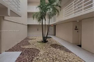 8050 NW 8th St, Miami, FL 33126 - Photo 23