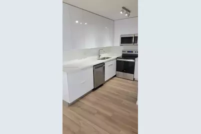 8050 NW 8th St #1407, Miami, FL 33126 - Photo 3