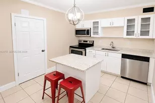 985 SW 10th St, Miami, FL 33130 - Photo 11