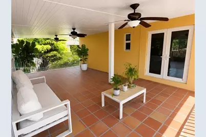 985 SW 10th St, Miami, FL 33130 - Photo 9