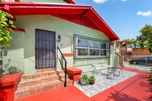 569 SW 5th St, Miami, FL 33130 - Photo 23
