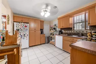 569 SW 5th St, Miami, FL 33130 - Photo 13