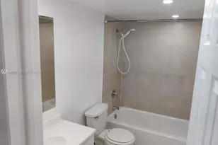 6970 NW 186th St, Hialeah, FL 33015 - Photo 13